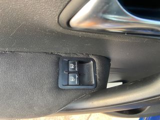 Volkswagen Polo 2010-thumb-7