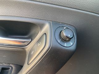 Volkswagen Polo 2010-thumb-9