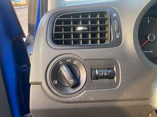 Volkswagen Polo 2010-thumb-10
