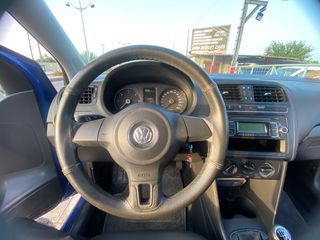 Volkswagen Polo 2010-thumb-11
