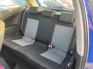 Volkswagen Polo 2010-thumb-17