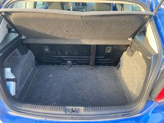 Volkswagen Polo 2010-thumb-18