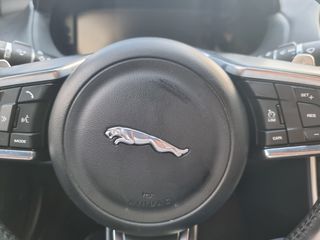 Jaguar XE 2017 Jaguar XE 25d R-Sport AWD-thumb-64