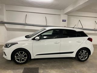 Hyundai i 20 2018 •PASSION•CLIMA•CAMERA•NAVI•LED•-thumb-10