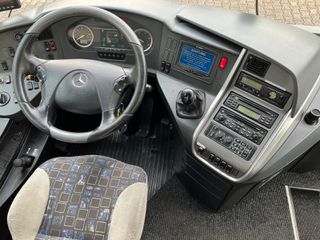 Mercedes-Benz 2011 Travegp15rhd-thumb-3