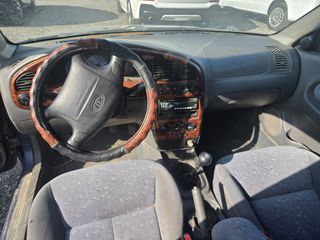 Kia Sephia 2003-thumb-5