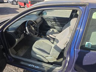 Volkswagen Golf 2003-thumb-6