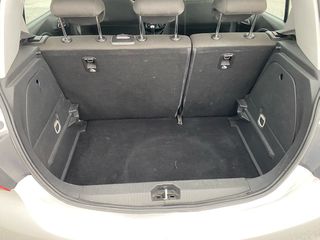 Opel Corsa 2016-thumb-8