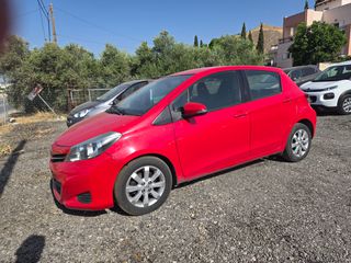 Toyota Yaris 2014-thumb-1