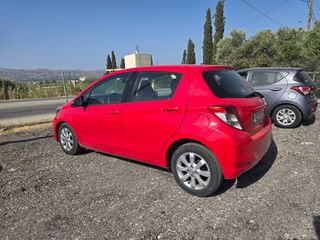 Toyota Yaris 2014-thumb-4