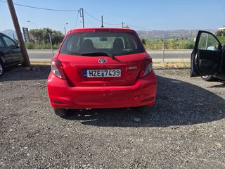 Toyota Yaris 2014-thumb-5