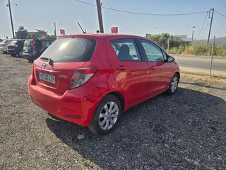 Toyota Yaris 2014-thumb-6