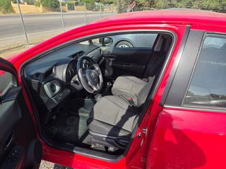 Toyota Yaris 2014-thumb-7