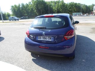 Peugeot 208 2015-thumb-3