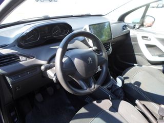 Peugeot 208 2015-thumb-4