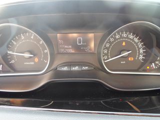 Peugeot 208 2015-thumb-9