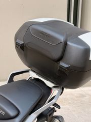 Moto Guzzi V 85 TT 2025 ΤΤ-thumb-5