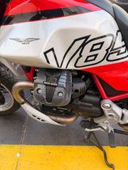 Moto Guzzi V 85 TT 2025 ΤΤ-thumb-9