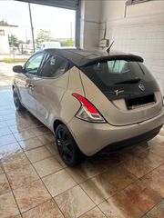 Lancia Ypsilon 2011-thumb-1