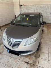 Lancia Ypsilon 2011-thumb-2