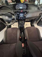 Lancia Ypsilon 2011-thumb-9