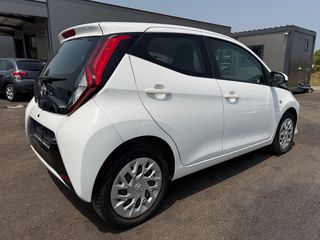 Toyota Aygo 2022 1.0-thumb-5