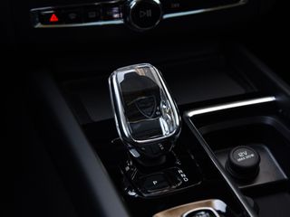 Volvo XC 60 2025 New Recharge PHEV T6 Ultra Dark-thumb-23