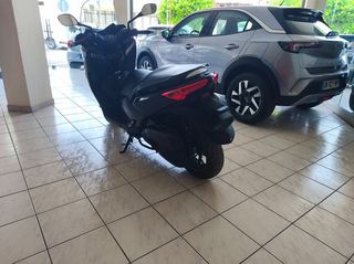 Yamaha XMAX 125 2015 ABS-thumb-4