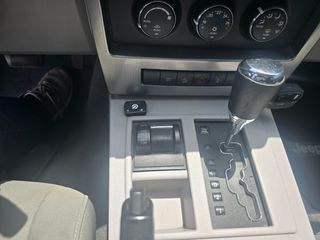 Jeep Cherokee 2008 LIMITED AYTOMATO 3.7-thumb-12