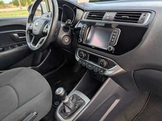 Kia Rio 2016-thumb-20