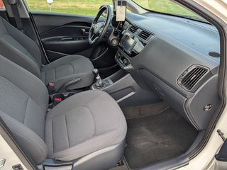 Kia Rio 2016-thumb-22