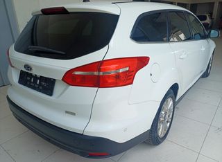 Ford Focus 2018 SW ECOBOOST-thumb-4