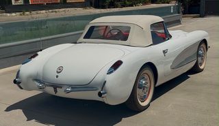 Chevrolet Corvette 1956 C1-thumb-1