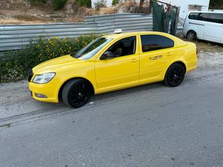 Skoda Octavia 2011-thumb-1