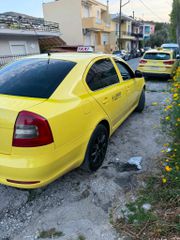 Skoda Octavia 2011-thumb-2