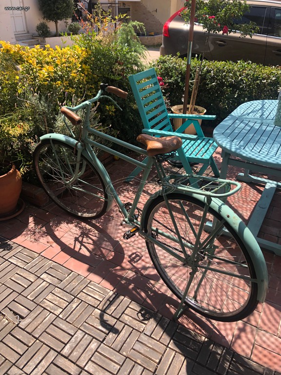 Πόλης Raleigh 1952
