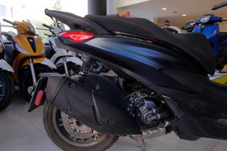 Piaggio Beverly 300i 2023 BEVERLY 300 HPE-thumb-2