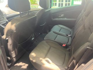 Renault Scenic 2018-thumb-7