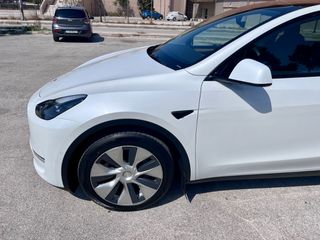 Tesla Model Y 2021 dual motor long range-thumb-16