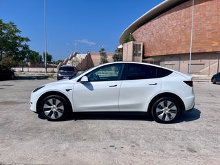 Tesla Model Y 2021 dual motor long range-thumb-18