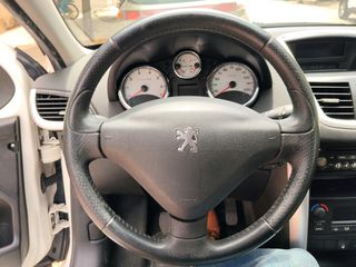 Peugeot 207 2010 FACELIFT 1400-16v-thumb-15