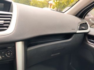Peugeot 207 2010 FACELIFT 1400-16v-thumb-19