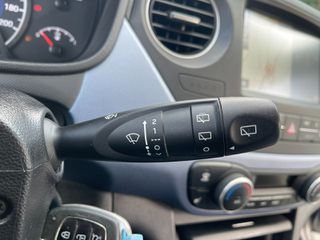 Hyundai i 10 2018 1.0 TREND AUTOMATIC-thumb-27
