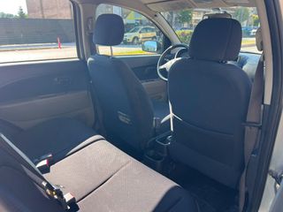 Daihatsu Sirion 2007-thumb-5