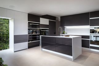 Intrahome Delphi Studio 2 χρώμα Λακέ Λευκό Ματ έπιπλα κουζίνας 10 Μέτρα συνολικα τρέχον μέτρα Intrahome-65651760