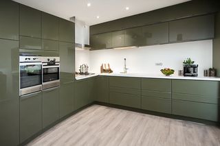 Intrahome Valencia Studio 2 χρώμα Λακέ Σάλβια έπιπλα κουζίνας 10 Μέτρα συνολικα τρέχον μέτρα Intrahome-65651980