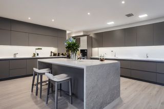 Intrahome Toscana Concept 2 χρώμα Λακέ Γκρι Ανοιχτό έπιπλα κουζίνας 10 Μέτρα συνολικα τρέχον μέτρα Intrahome-65652001