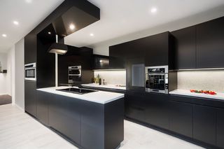 Intrahome Bianca Max 2 χρώμα Μαύρο Μεταλλικό Ματ έπιπλα κουζίνας 10 Μέτρα συνολικα τρέχον μέτρα Intrahome-65652070