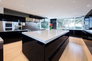 Intrahome Aster Prime 2 χρώμα Λακέ Μαύρο Γυαλιστερό έπιπλα κουζίνας 10 Μέτρα συνολικα τρέχον μέτρα Intrahome-65652092
