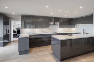 Intrahome Nova Modern 2 χρώμα Λακέ Γκρι Μεσαίο έπιπλα κουζίνας 10 Μέτρα συνολικα τρέχον μέτρα Intrahome-65652244